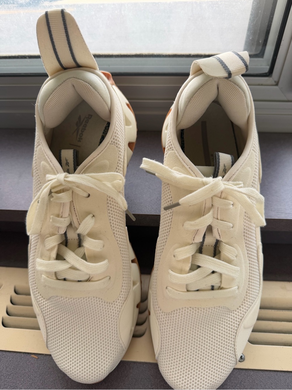 Like New Reebok Zig Dynamica CLW Chalk White Size 11